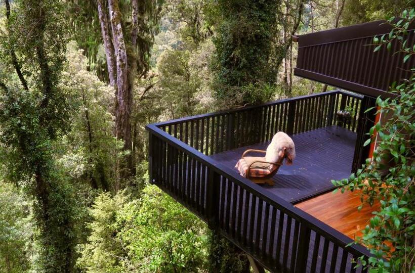 Люкс с Балконом, Te Aka Treehouse