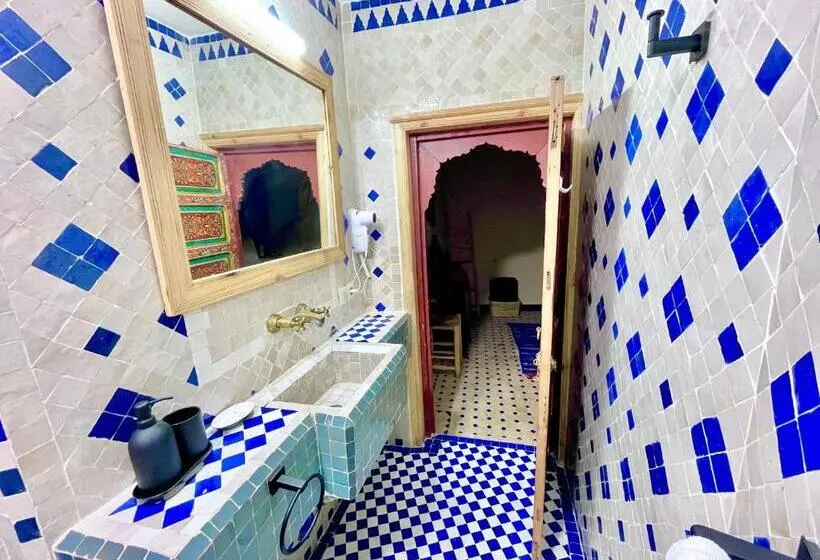 اتاق استاندارد با تراس, Riad Noor Medina