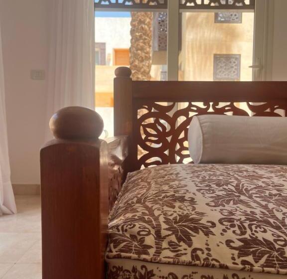 اتاق لوکس, Nayah Boutique Stays