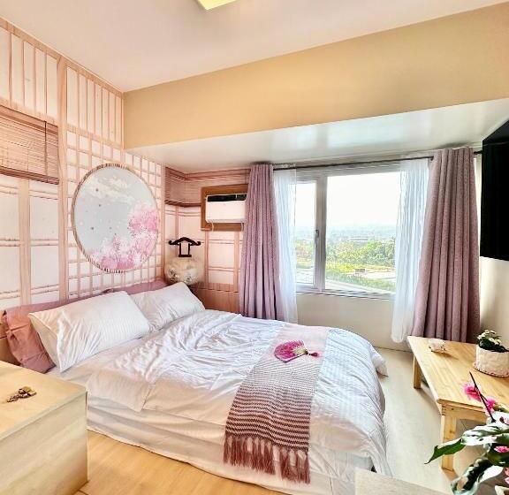 استودیو استاندارد با چشم‌انداز استخر, Doms Ryokan In Avida Aspira With Wifi And Netflix