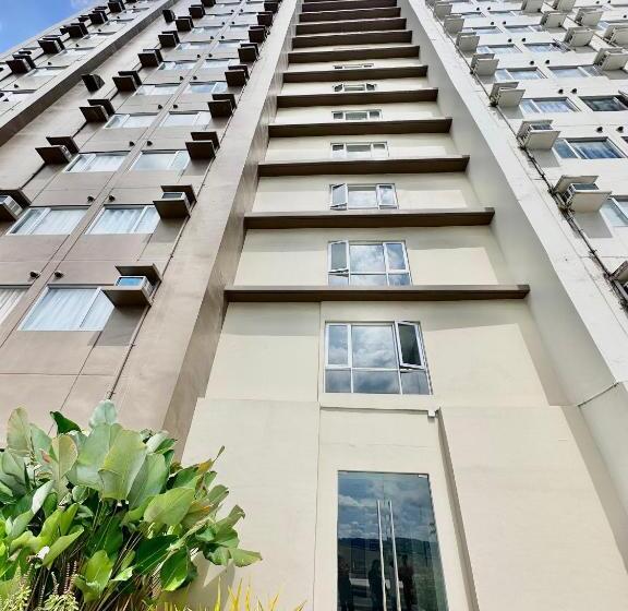 استودیو استاندارد با چشم‌انداز استخر, Doms Ryokan In Avida Aspira With Wifi And Netflix