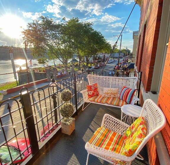 شقة بغرفة نوم واحدة, Historic New Richmond Ohio Riverfront