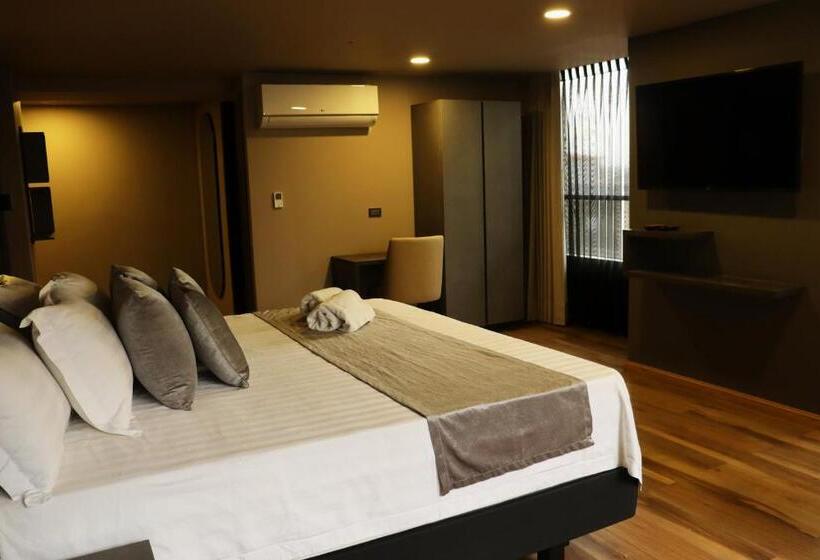 Полулюкс, Giluxe