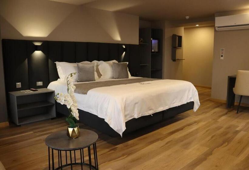 Полулюкс, Giluxe