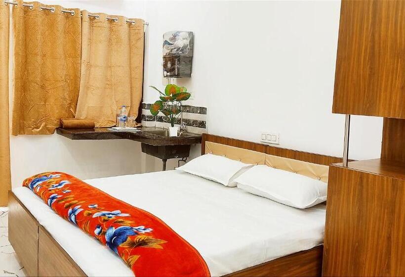 اتاق لوکس با تخت بزرگ, The Paradise Suites    Studios    High Rated Rooms In Area