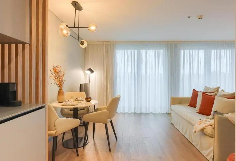 استودیوی استاندارد, Nôma Living Icon Apartments