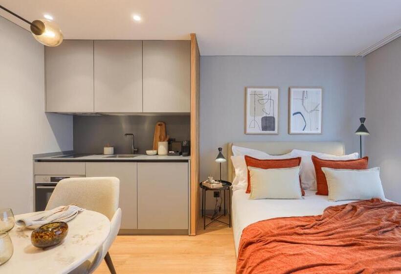 דירה בת חדר שינה 1 עם מרפסת, Nôma Living Icon Apartments