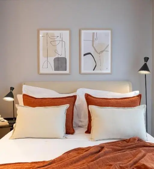 اتاق لوکس با بالکن, Nôma Living Icon Apartments
