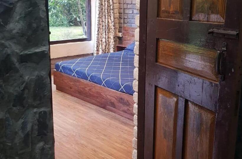 1 Bedroom Villa Garden View, Books And Birds