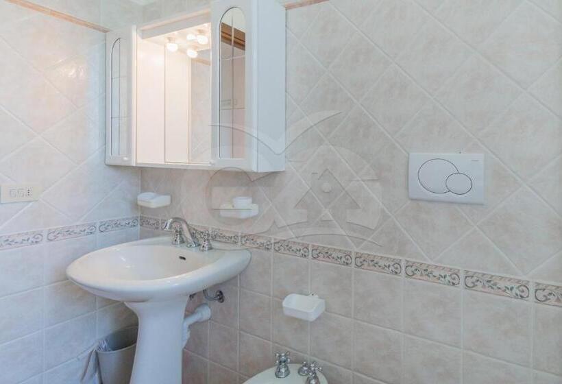 带露台的标准工作室, Residence Gli Olmi Goelba