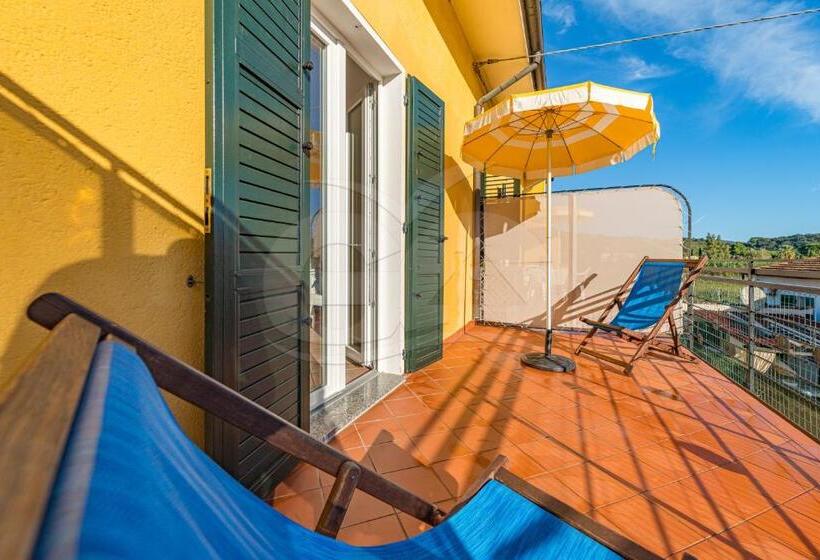 带2个卧室的公寓, Residence Gli Olmi Goelba