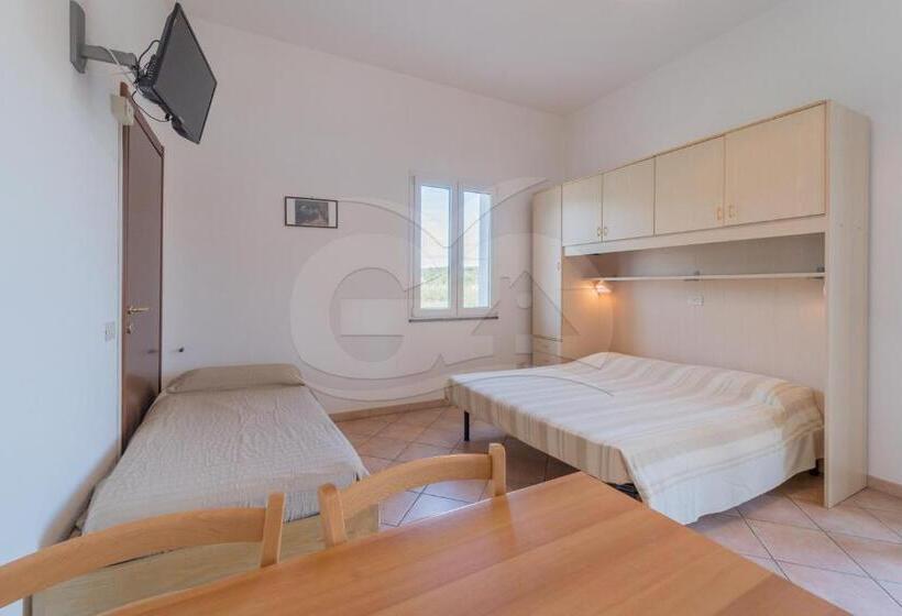 Студио Стандарт с Террасой, Residence Gli Olmi   Goelba