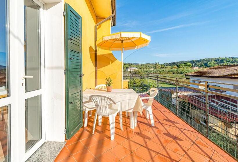 带露台的标准工作室, Residence Gli Olmi Goelba