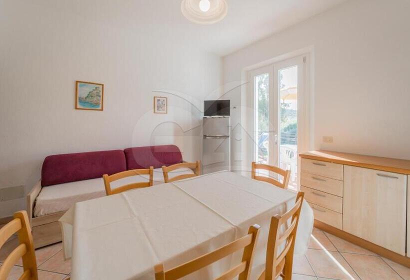 带2个卧室的公寓, Residence Gli Olmi Goelba