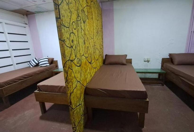 ルームシェアのワンベッド, Surya Hostel Ella