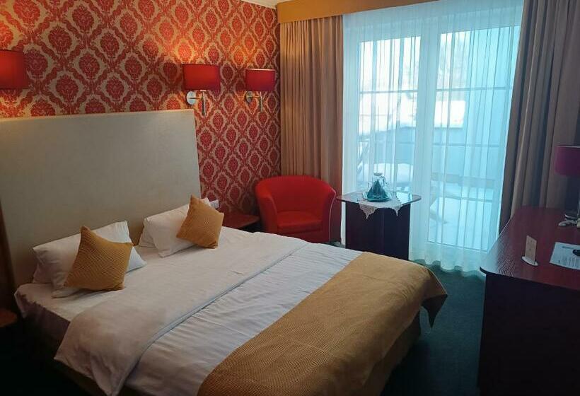 غرفة قياسية فردية, Amigo