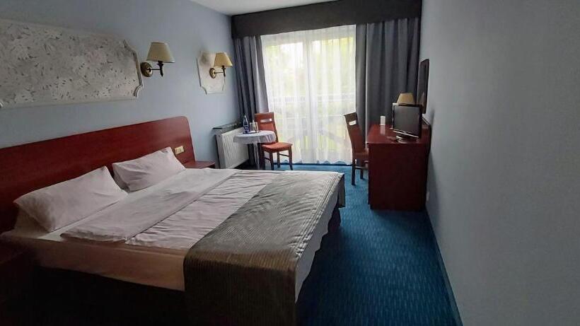 غرفة قياسية فردية, Amigo