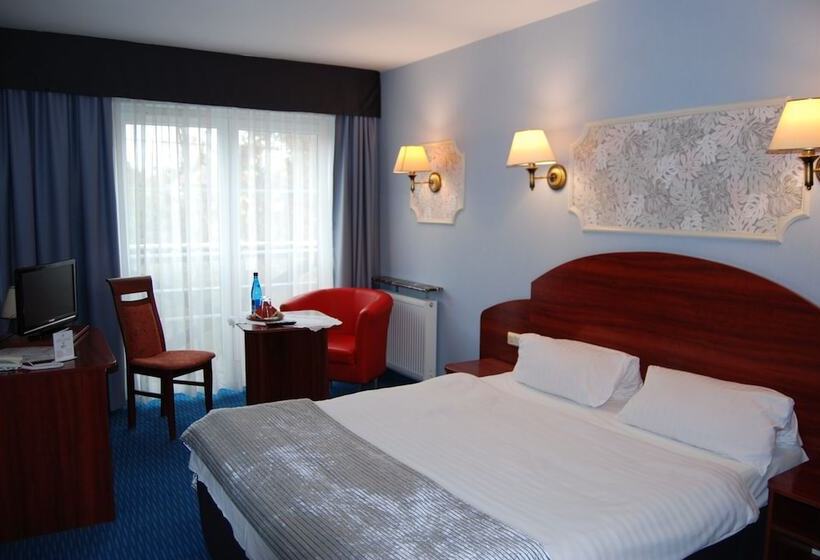 غرفة قياسية فردية, Amigo