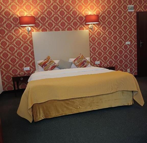 غرفة قياسية, Amigo