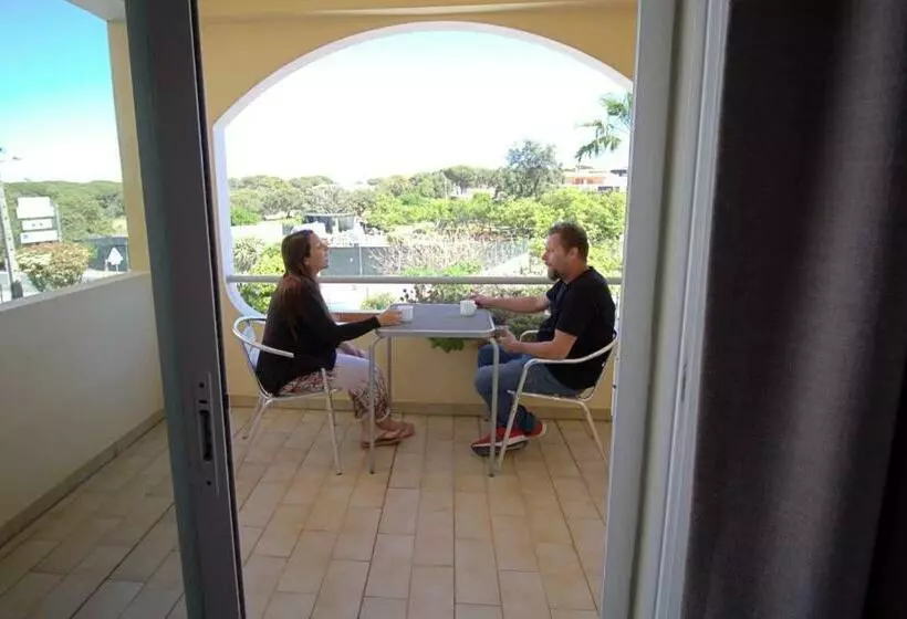 استودیوی استاندارد, Wot Algarve