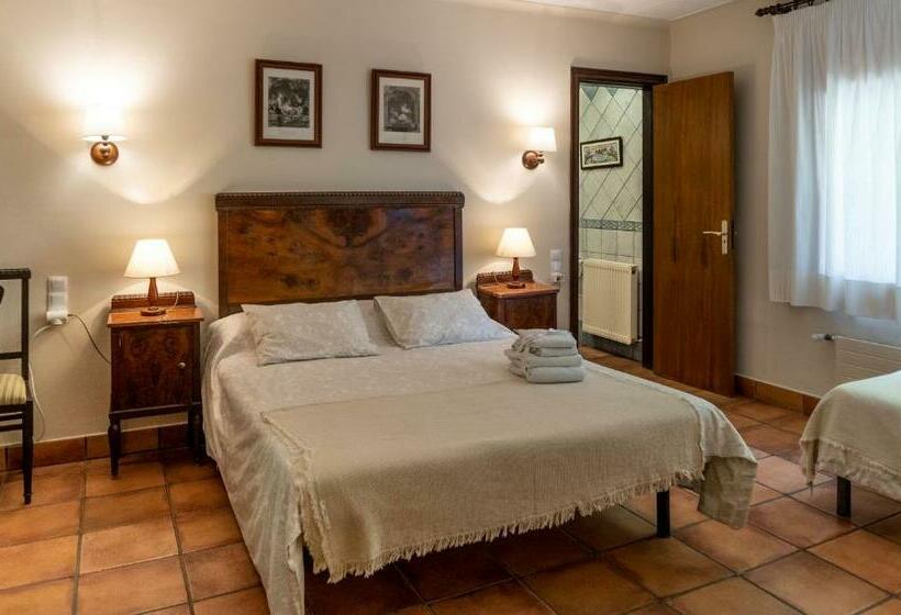 Номер Стандарт Трехместный, Can Rosich