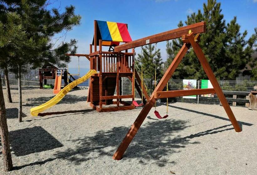 اتاق استاندارد سه نفره, Celjska Koca