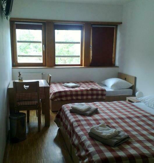 اتاق استاندارد سه نفره, Celjska Koca