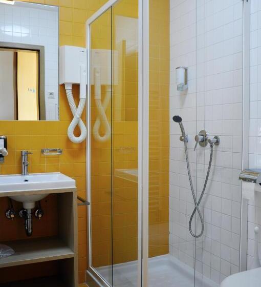 اتاق خانوادگی, Celjska Koca