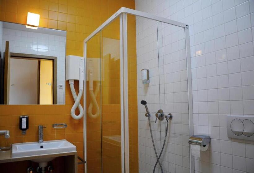 اتاق خانوادگی, Celjska Koca