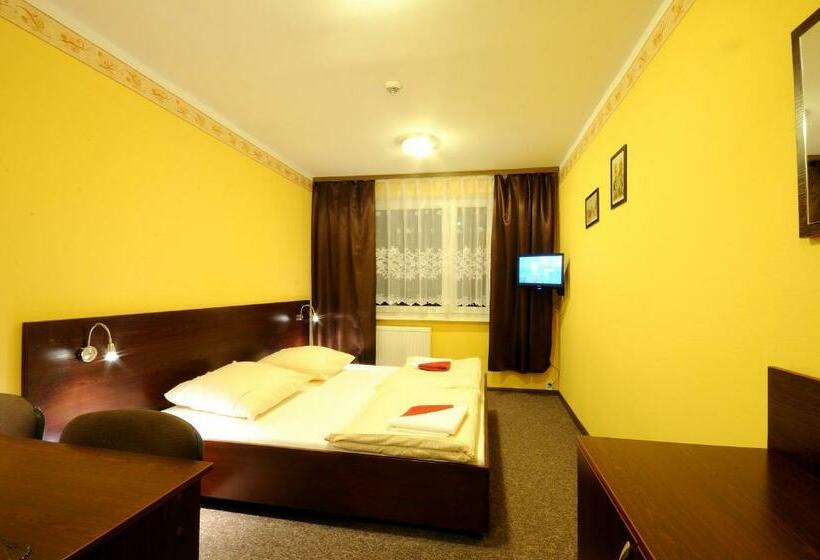 חדר סטנדרט, Gambit I Restauracja Cieszyn