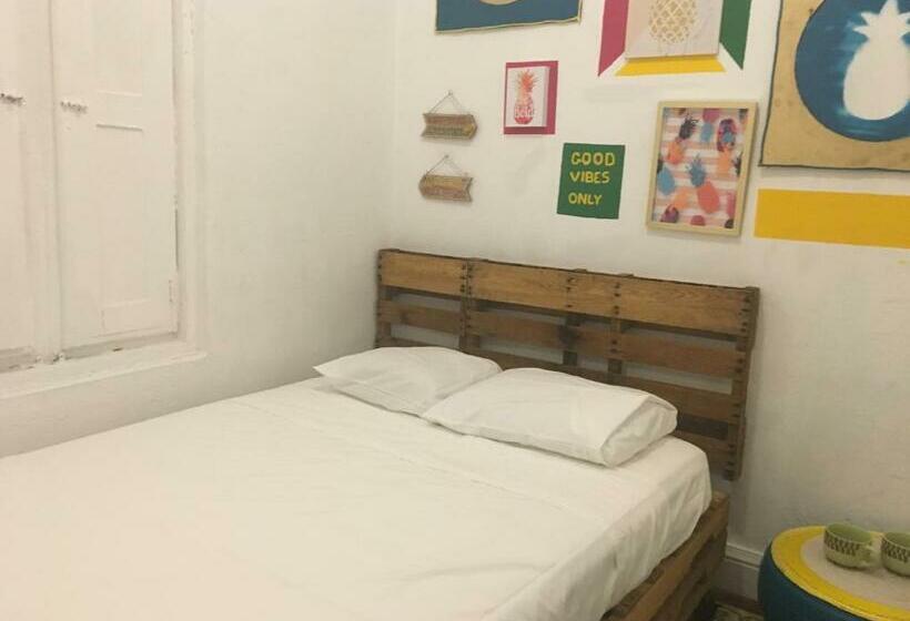 اتاق استاندارد, Hostel H1 Miramar