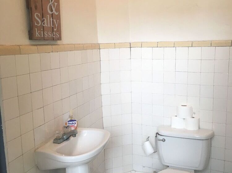 تختخواب در اتاق مشترک, Hostel H1 Miramar