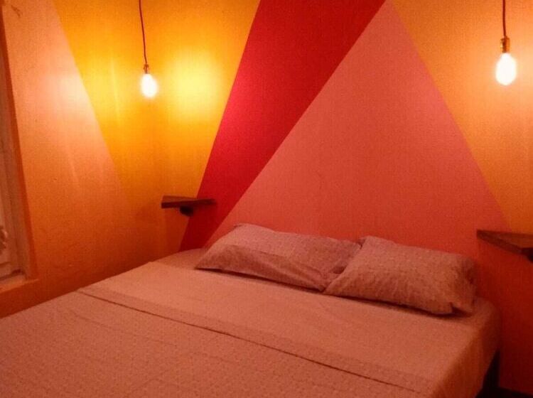 اتاق استاندارد, Hostel H1 Miramar