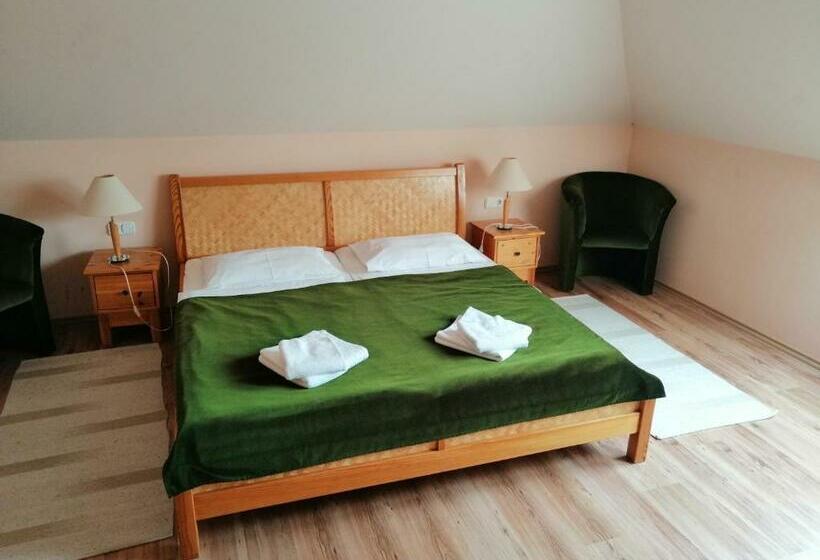 スタンダードルーム, Józsi Bácsi Vendéglője és Szállodája