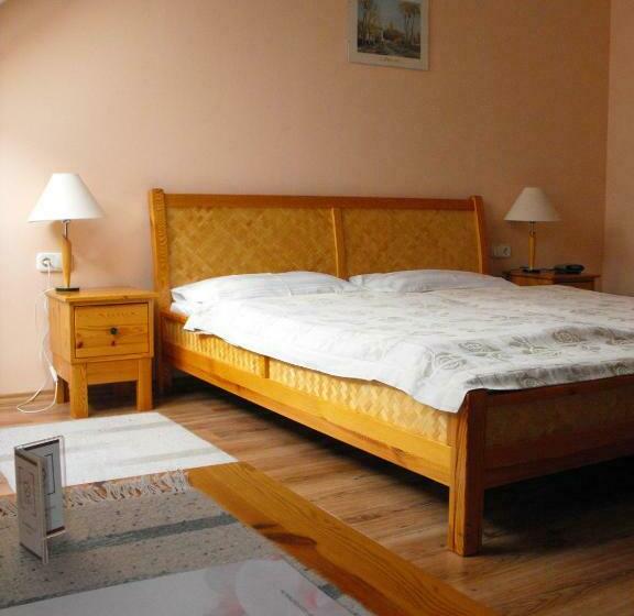 スタンダードルーム, Józsi Bácsi Vendéglője és Szállodája