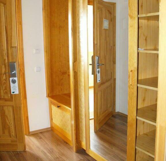 スタンダードルーム, Józsi Bácsi Vendéglője és Szállodája