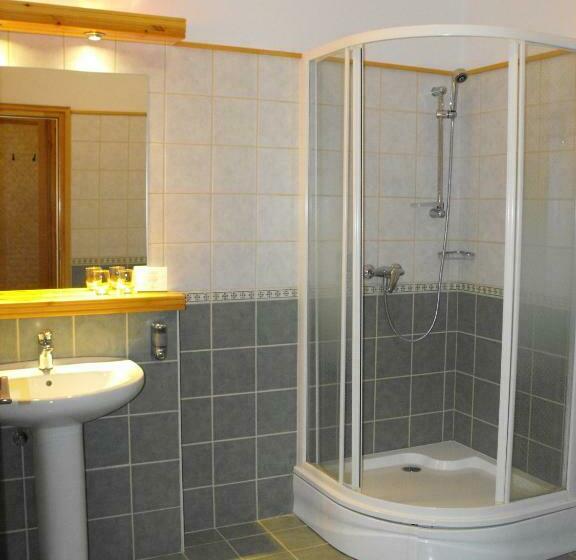 スタンダードルーム, Józsi Bácsi Vendéglője és Szállodája