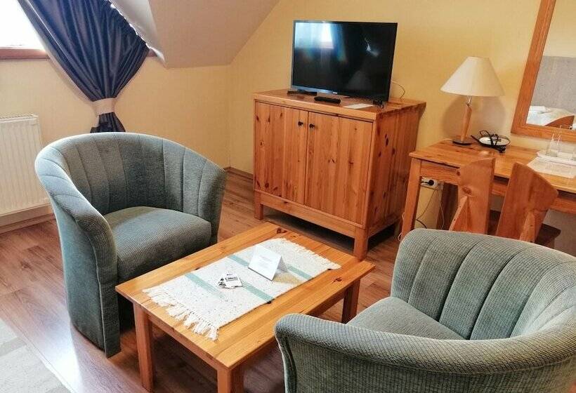 スタンダードルーム, Józsi Bácsi Vendéglője és Szállodája