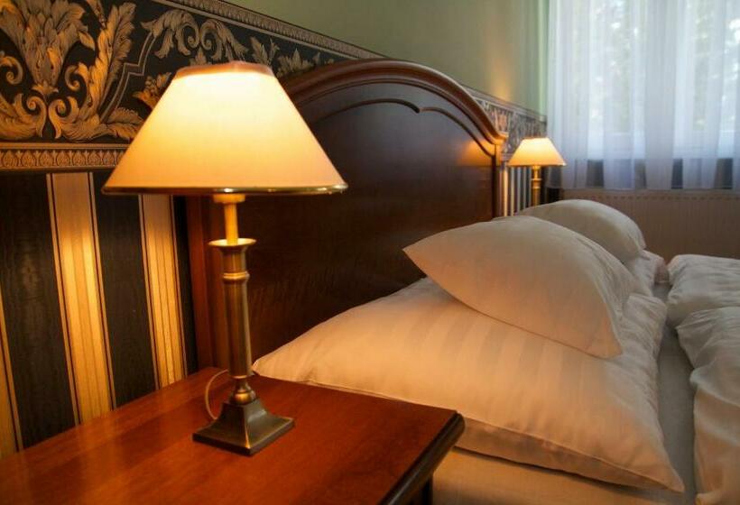 اتاق استاندارد, Platán