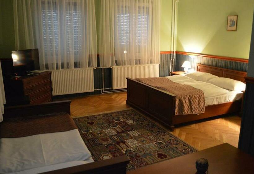 اتاق استاندارد سه نفره, Platán