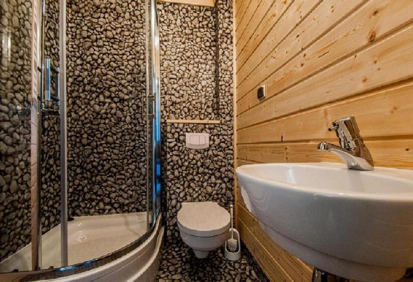 スタンダード4人部屋, Rybaczówka Karczma Rybna