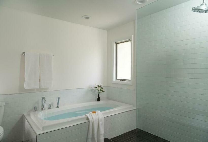 Люкс, Silver Birches Resort