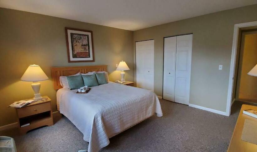 جناح, Silver Birches Resort