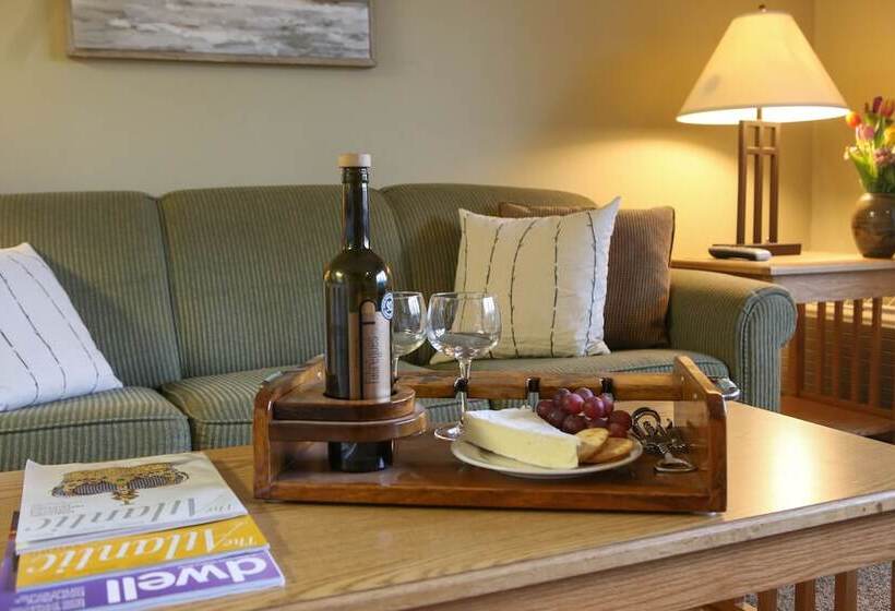 جناح, Silver Birches Resort