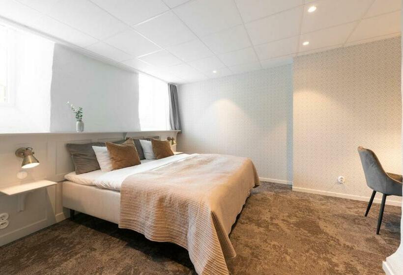 标准间, Spis Hotell Amber