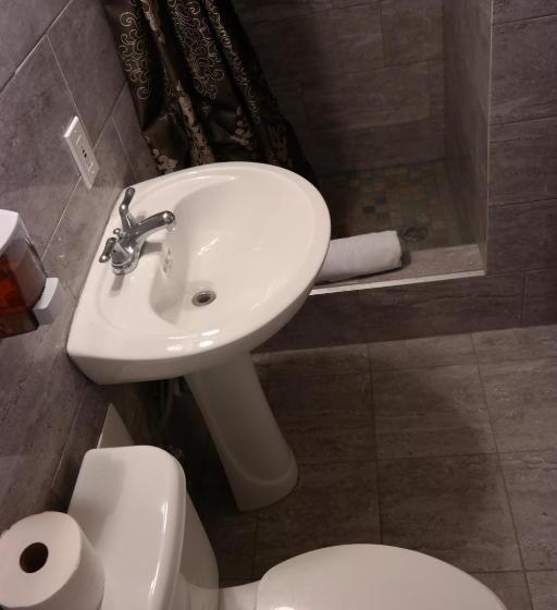 デラックストリプルルーム, The Beach Waikiki Boutique Hostel