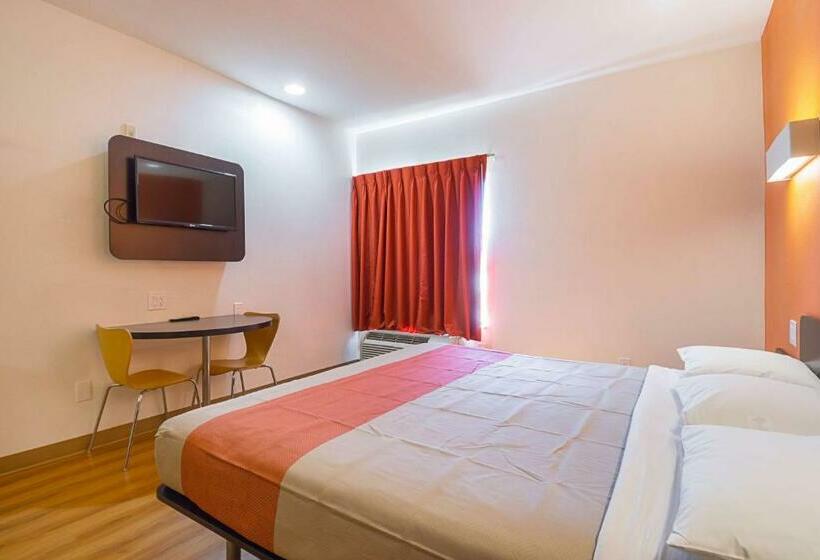 اتاق استاندارد با تخت بزرگ, Motel 6 Dallas – Irving Dfw Airport South