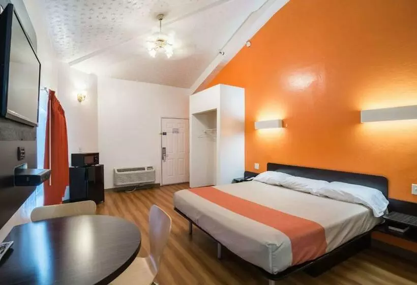 キングサイズベッドのスタンダードルーム, Motel 6 Globe, Az