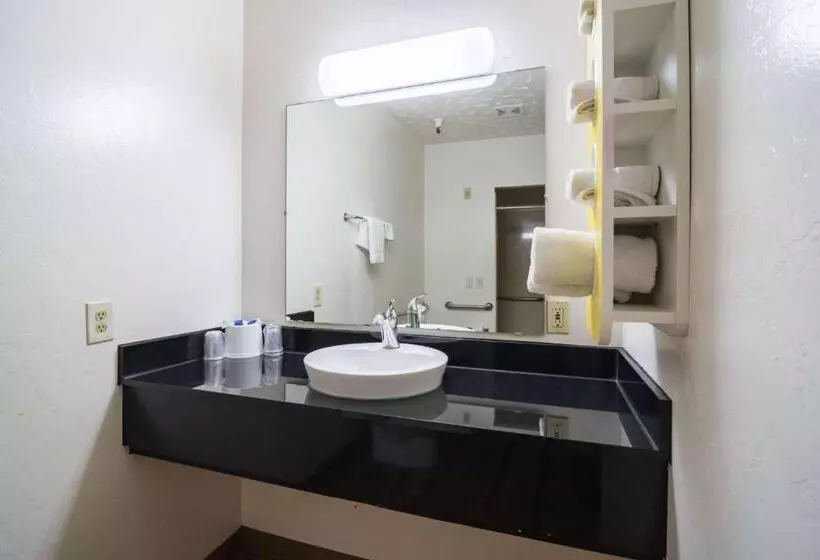 デラックススイート, Motel 6 Globe, Az