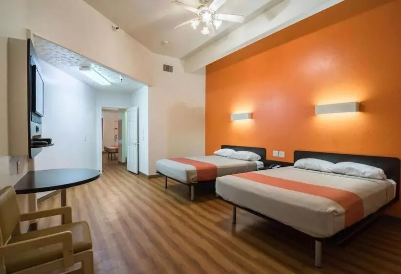 デラックススイート, Motel 6 Globe, Az
